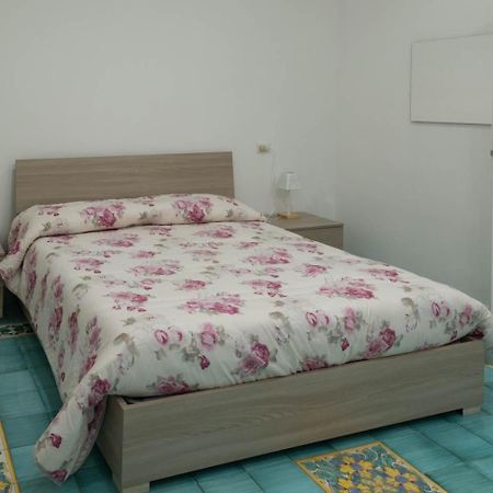 Let It B&B Apartment Salerno Zewnętrze zdjęcie